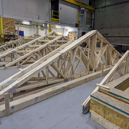 Structure Orléans est le leader dans le domaine des structures de bois tel que les fermes de toit dans la région, mais aussi partout au Québec. Nous sommes fournisseurs et fabricants de structure de bois pour plusieurs grandes chaînes.